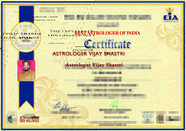 Astrologer Vijay Shastri